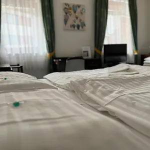 Omega Szálloda